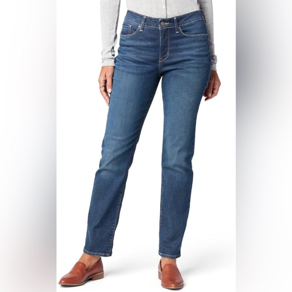 Signature gold by Levi Strauss totally shaping straight stretch jeans 28 - 6L